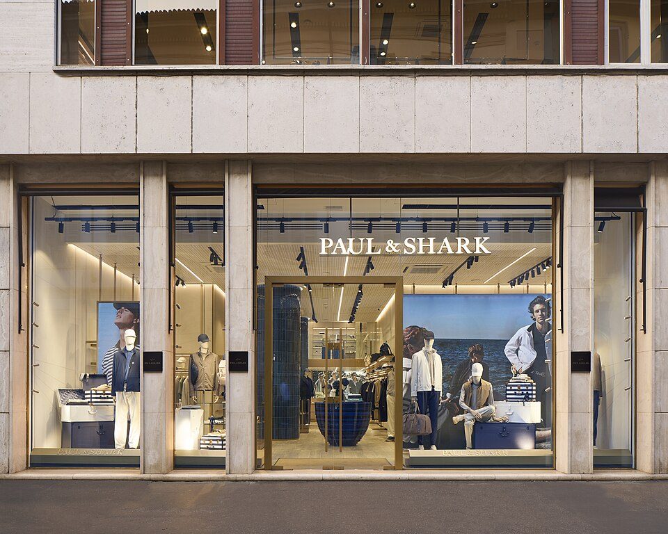 Paul & Shark, Via Montenapoleone